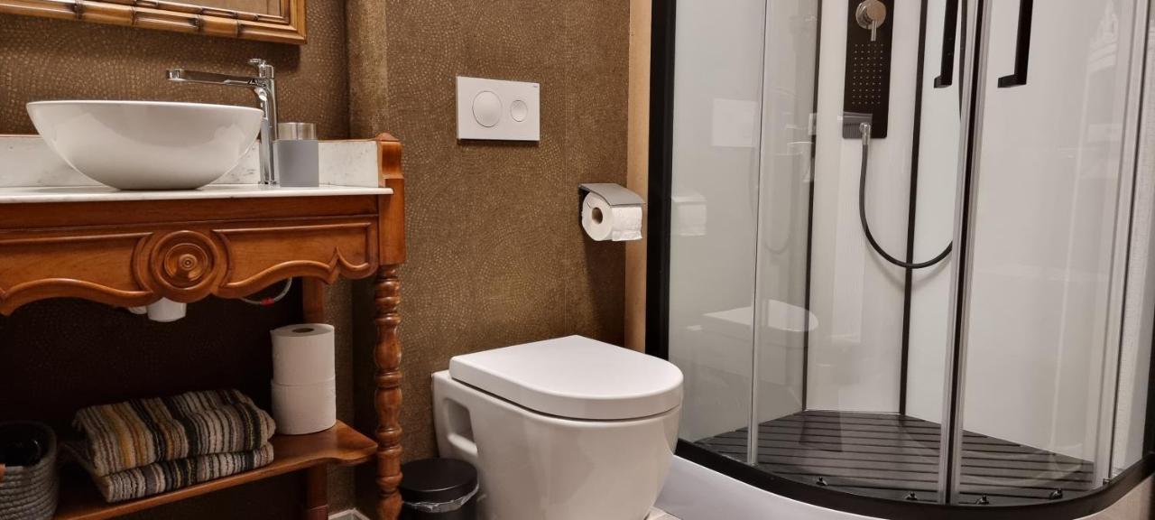 Logies La Chevre Folle - Lodging & Cooking In Style With Shared Kitchen Oostende Ngoại thất bức ảnh